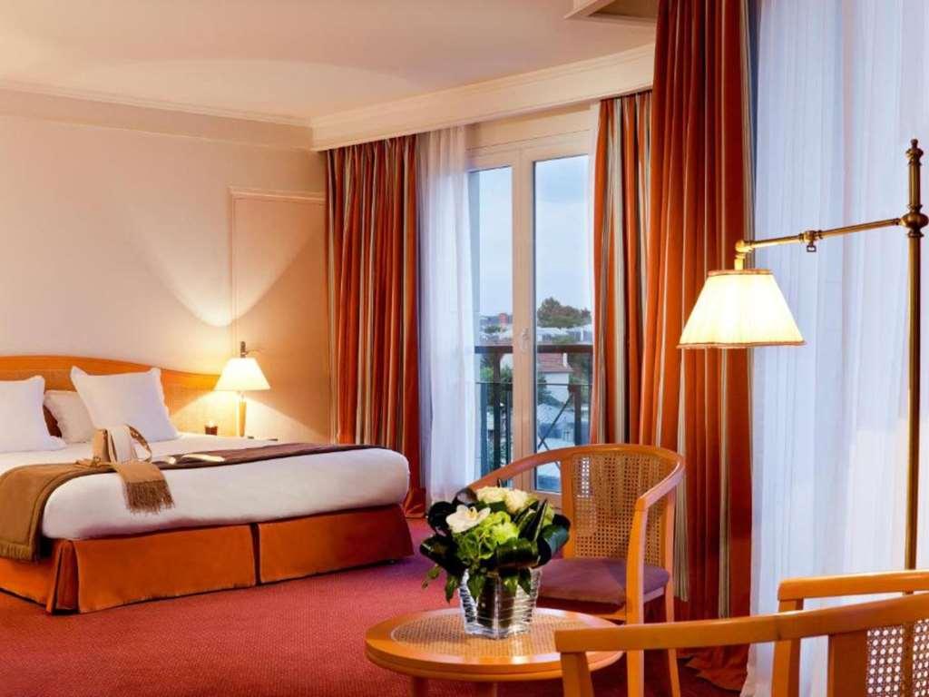 Hotel Barriere Le Grand Hotel Enghien-Les-Bains Room photo